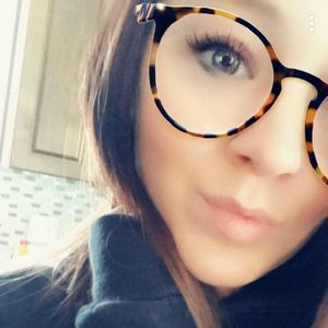 Meet your Posher, Myra